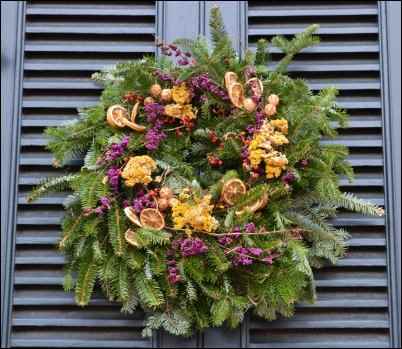 handmade wreath, make money selling crafts, best selling crafts